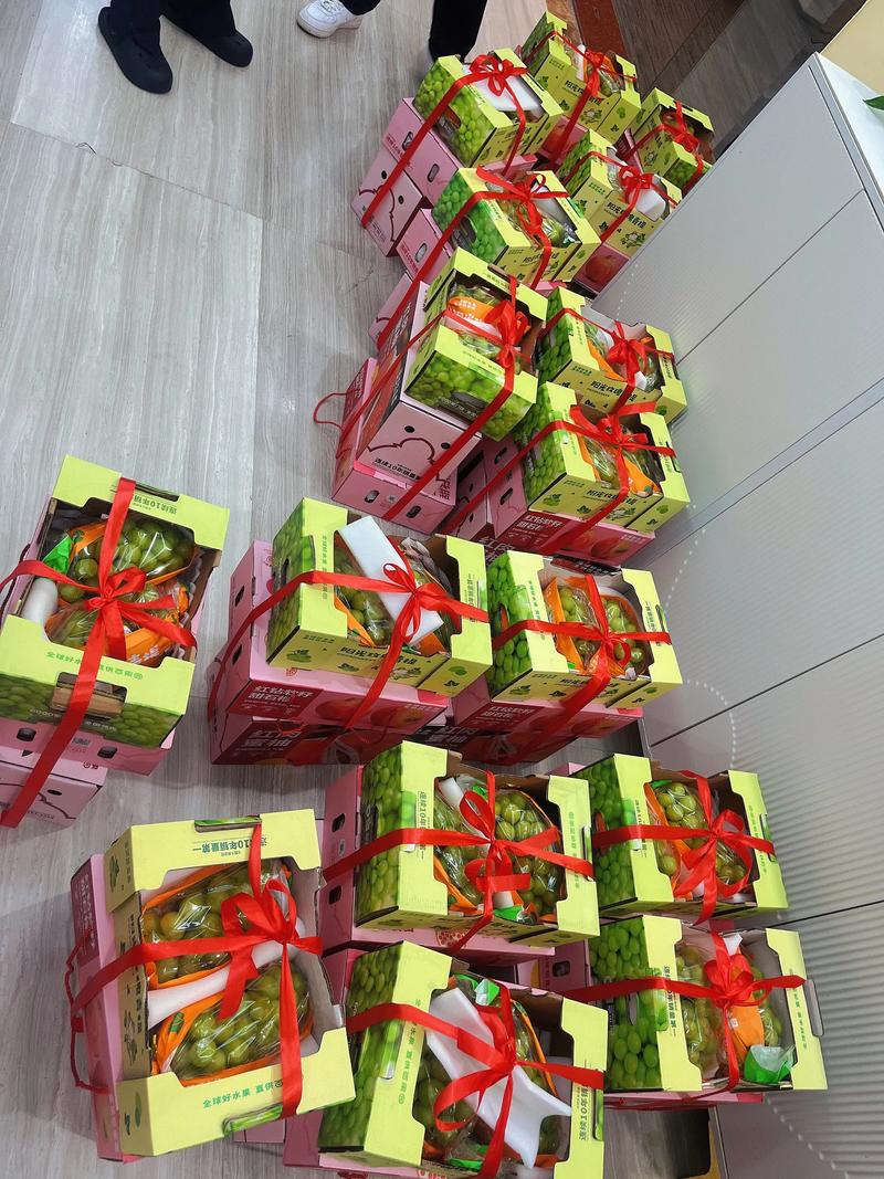 把握节庆商机：礼品批发厂家的选择与趋势
